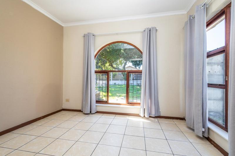 5 Bedroom Property for Sale in St Dumas Western Cape